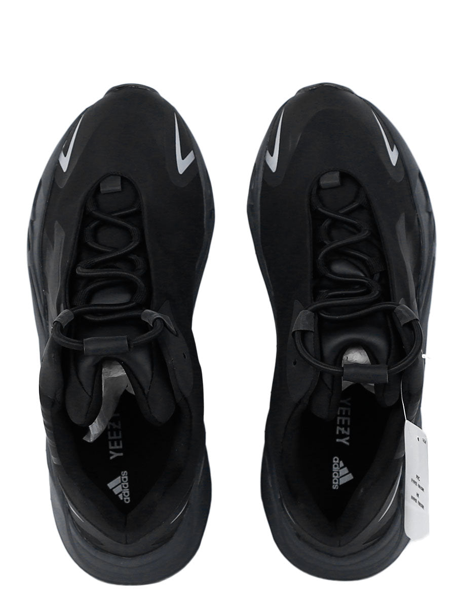 Yeezy Boost 700 MNVN - Triple Black