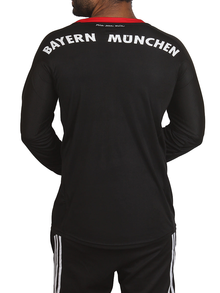 Bayern Munchen - Full Sleeves - Goal Keeper Jersey - 2017 / 2018
