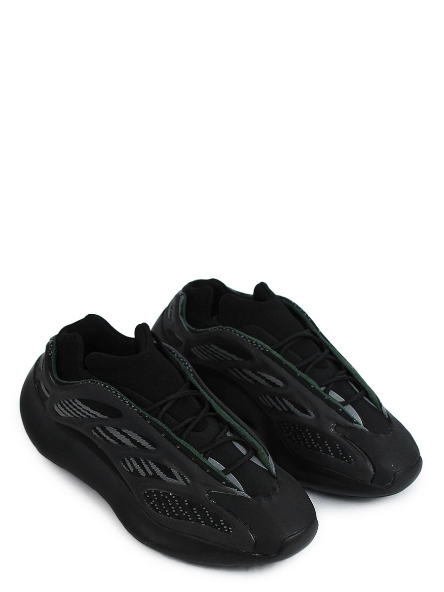 Yeezy Boost 700 V3 - Black / Grey